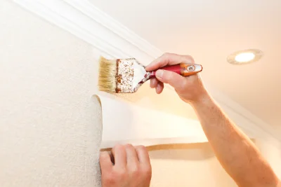 Pose de papier peint à Charnat — revêtements muraux et toiles de verre
